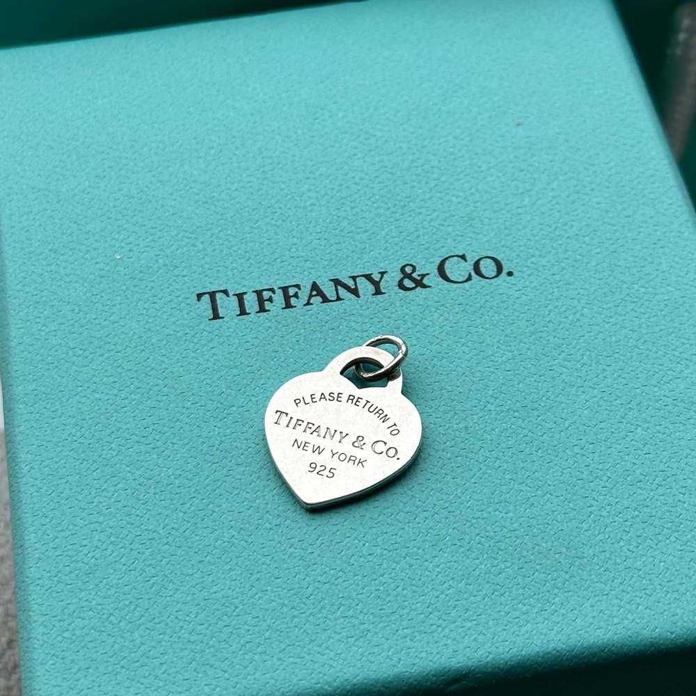 Tiffany & Co heart pendant